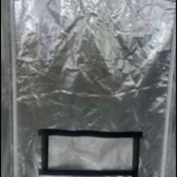 Never  been used grow tent - Picture 3 of 5